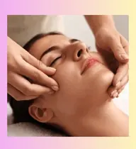 骨格だと諦めないで！お顔の幅、額の丸みに◎小顔コルギ