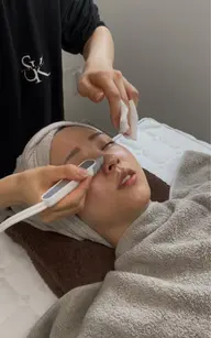 毛穴洗浄+クレイパック✨黒い角質を除去‼︎普段落とせない汚れを綺麗にし、ツヤ肌へ🪽クレイパックで保湿まで完璧!