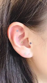 キラキラ耳つぼジュエリー (耳つぼダイエット)