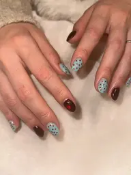 \4本アート、自爪❣️/持ち込み・お任せ大歓迎❣️フィルインで自爪に優しい施術🫧韓国/個性派さん❤︎