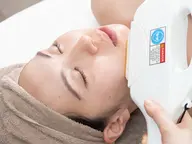 お肌悩みに合わせた特殊な光を照射⭐️光フェイシャルフルコース★【毛穴洗浄+光フェイシャル+イオン導入】