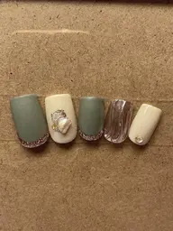 【ハンド】定額人気デザイン(オフ有り)、丁寧な甘皮ケア付き