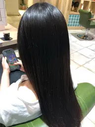 ブリーチ毛もきれいに！独自の配合で艶々の髪の毛へ！髪質改善プレミアムストレート（ダメージ0最新式の縮毛ストレートです）