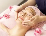 【白くモチモチ肌へ】剥けないハーブフェイシャル