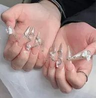 10本長さだしデザインやり。パーツ付け放題