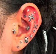 大流行【耳ツボジュエリー】片耳付け放題