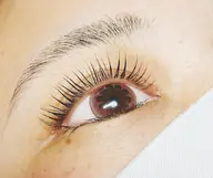 ラッシュリフト(次世代まつげパーマ)美容液仕上げ〈新規〉当店のご利用初めての方のみとなります。