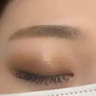 アイブロウスタイリング