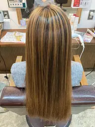 技術向上中！（練習中）4種から選べる　　　　　　　　　ブリーチ＋デザインカラー＋Aujuaトリートメント付