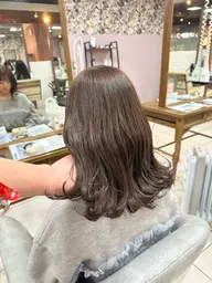 【ベースが暗い方の艶カラー】　カット➕wカラー➕髪質改善トリートメント❣️