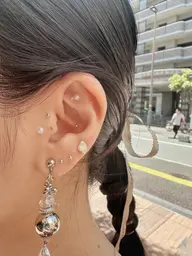 耳ツボジュエリー（両耳12粒以内）