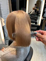 💭ྀི2回ブリーチ + ワンカラー + ヘアトリートメント✨️