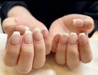 ★白フレンチ【クリアベース】オフ込み✳️色は白のみになります