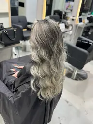 カラー➕海外風バレイヤージュ(ケアブリーチ込み)