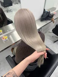 【 初ブリーチにオススメ / U-24 ミニモ学割💿 】ブリーチ2回➕カラー➕トリートメント(トリプルカラー)🫧🪽