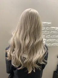 🌹ブリーチonカラー➕トリートメント🌹