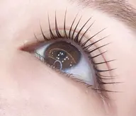 ✨デザインパーマ✨なりたいお目元やまつ毛まぶたの状態あわせてロッド選定致します🌈瞼に重みがある方一重の方にもおすすめ♡