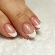 初めての方限定 オフ無料＋フレンチネイルハンドジェル（丁寧なネイルケア付き）