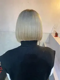 【透明感🫧】全体ブリーチ+カラー+カット+1stepトリートメント🖤✒︎