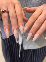 【4月4日18:30〜】オフ込みワンカラーorラメグラデーション※亀裂直し不可•長さだし不可(研修スタッフが担当します)