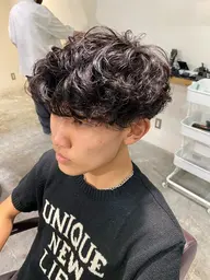 【メンズ限定🚹】🌳外国人風海外パーマ＋カット🌳🔥海外風のパーマです！軽いスタイリングでカッコよく決まります！🔥
