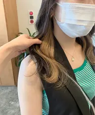 イヤリングカラー(耳上のみのインナーカラー)※イヤリングカラー部分以外のカラーも含まれます。