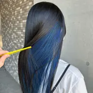 【🩶人気No.2メニュー🩶ポイントでオシャレに✨】デザインカット+インナーカラー(ブリーチ有)🐶