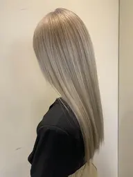 『綺麗なブリーチ毛必須🩵』ケアブリーチカラー+ケラチントリートメント ¥18800