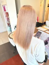 3月平日限定‼️ケアブリーチ+透明感抜群イルミナカラー+3stepトリートメント✨