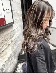 2月から💁‍♂️✨カット　コントラストハイライト💋ケアブリーチ込み