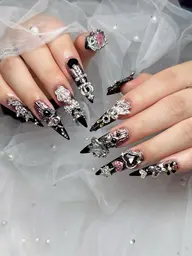 (量産地雷推し)チップスカルプ長さだし10本🍓🍓ゴテゴテ持ち込み持ち込みデザイン10本🍓ビジュ無制限つけ放題