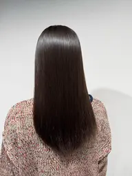 【髪質改善☔️縮毛矯正🪄】クセ・広がりを自然に抑えて、さらツヤストレートに🌿