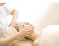 【大人ニキビにお悩みの方、お任せください❗】集中アクネケアエステ💆‍♀️ニキビ跡が気になる方にもオススメ