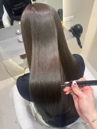 【クセが気になる方🩵✨】カット+艶髪縮毛矯正