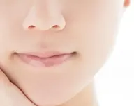 【化粧ノリ抜群！くすみ・毛穴のお悩みも解消☆】　顔脱毛　￥3300