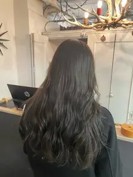 ✨ツヤ髪✨美髪✨ダメージレスケアカラー＆保湿トリートメント🫧