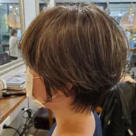 ダブルカラーorブリーチorバレイヤージュorハイライト＋オンカラー。指圧肩マッサージ＋アイロン仕上げも追加料金無し