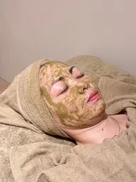 【人気No.1✨】🌿ハーブピーリング×小顔矯正💆‍♀️で美肌も小顔もGET‼️