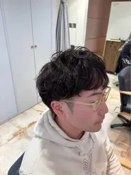 【清潔感up✨】波巻きパーマ+カット💇♀️