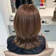 白い毛が気になり始めた方におすすめ‼️白髪ぼかしハイライトカラー