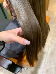 カット+ブリーチ+質感向上ケアミルクティーカラー+コタプレミークトリートメント