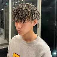 【新規限定❤️‍🔥】メンズカット＋波巻きスパイラルパーマ＋内部補修トリートメント