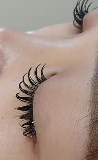 【まつげエクステ】フラットラッシュ付け放題(本数制限無し)