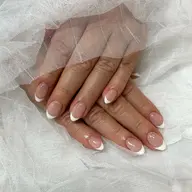 オフありフレンチネイル🤍(パラジェル)