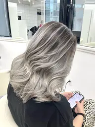 グラデーションorバレイヤージュ＋トリートメント☄️💥