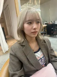 【夏に向けてハイトーンに‼️】ブリーチ➕ワンカラー🩵🩷トリートメント付‼️ 髪質改善超音波アイロン付‼️横浜