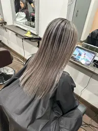 【ワンブリーチじゃ物足りない方🌟】カット+トリプルカラー(2ブリーチ)ダメージが気になる方は追いブリーチ