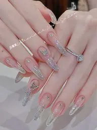 🍓【チップスカルプ✨キラキラつけ放題］ワンカラー+ラメグラ+︎キラキラ*ラインストーン30個まで￥11,980