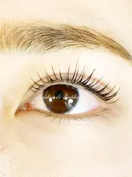 【2回目のお客様】根元から80°のナチュラルな立ち上げ✨️パリジェンヌラッシュリフト(コーティング仕上げ付き)