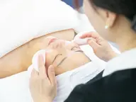 美肌コース(クレンジング+泡パック+毛穴エクストラクション+ラジオ波+顔マッサージ+肌別パック+ヘッドマッサージ)